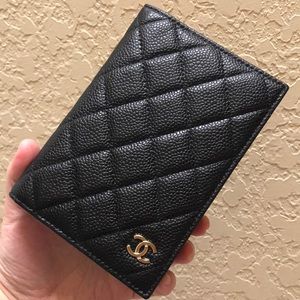 💯 Auth CHANEL Caviar Quilted Passport Holder